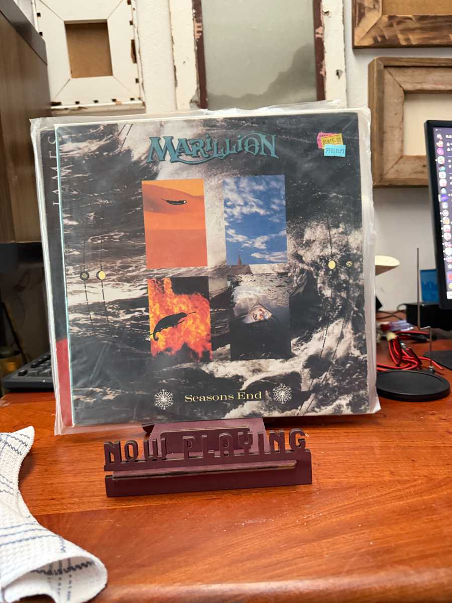 Marillion – Seasons End sleeve