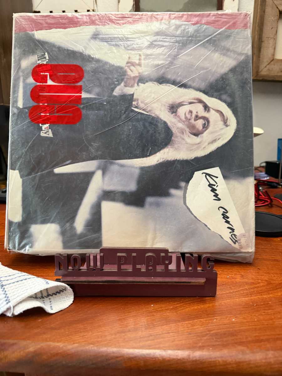 Kim Carnes – Mistaken Identity sleeve