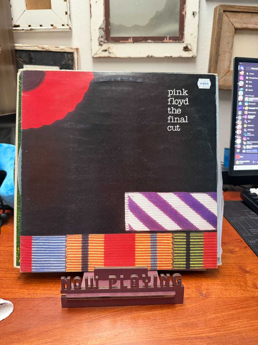 Pink Floyd – The Final Cut sleeve