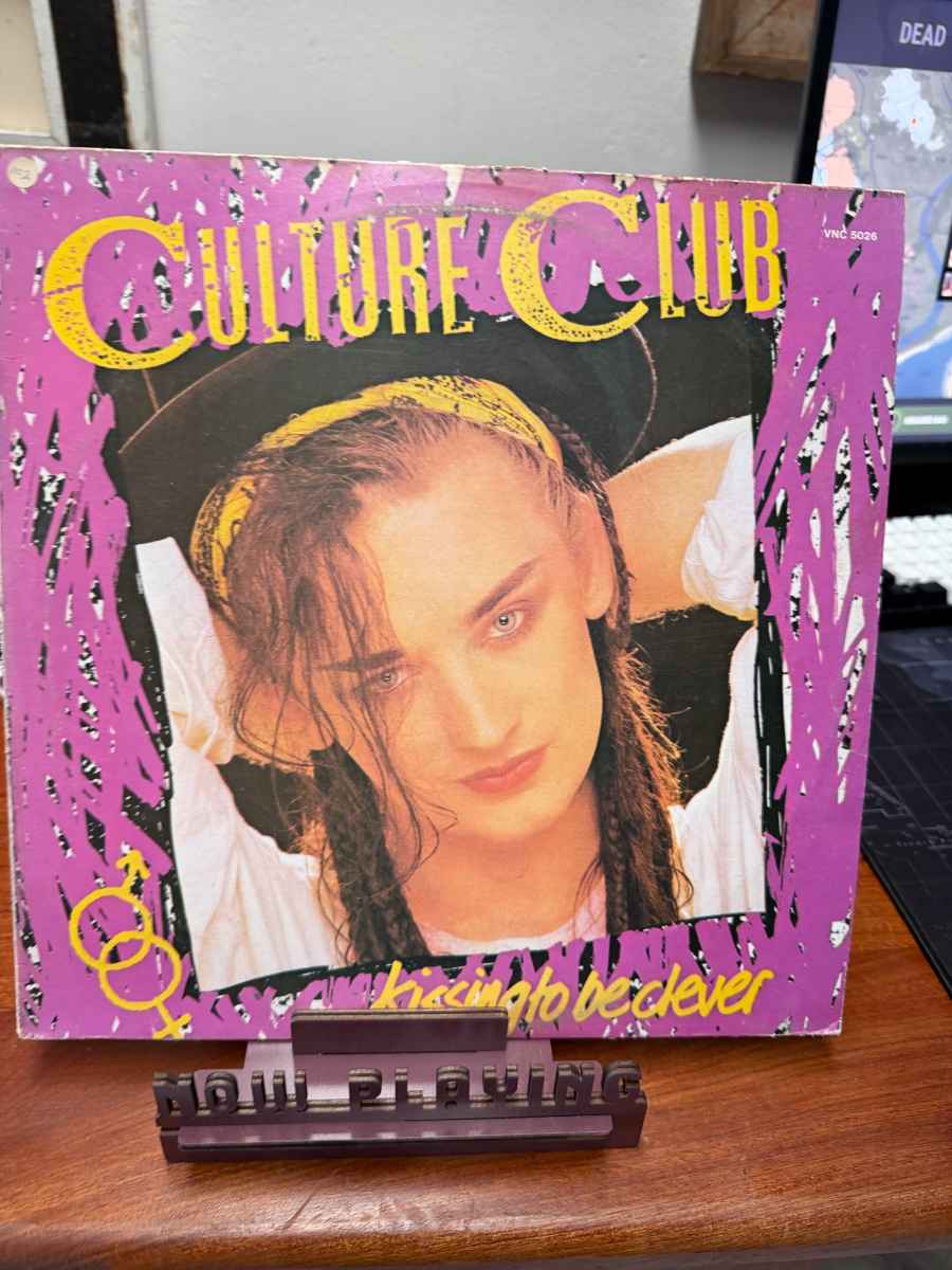 Culture Club – Kissing to Be Clever sleeve